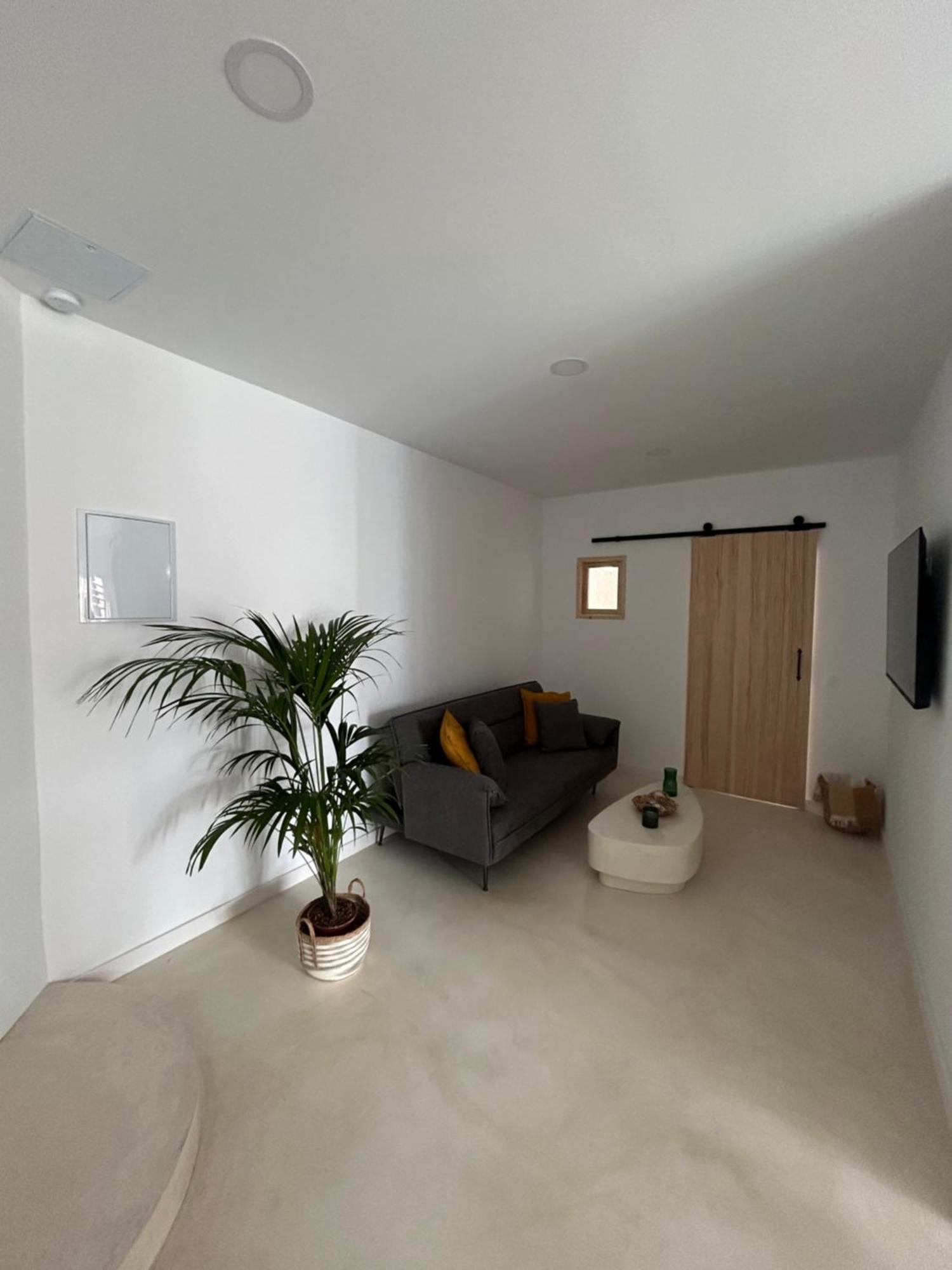 Kira Apartament